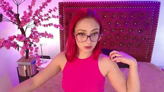 Snapshot of Amelie_adams chatting on May 8, 11:26 am Amelie adams online show from May 8, 11:26 am