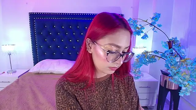 Snapshot of Amelie_adams chatting on May 15, 11:06 am Amelie adams online show from May 15, 11:06 am