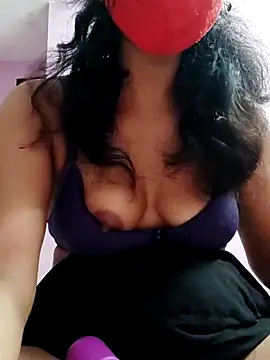 Snapshot of SecretFlameX chatting on June 5, 1:28 pm SecretFlameX online show from June 5, 1:28 pm