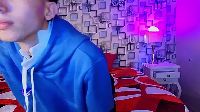 Snapshot of Twink_Sebas7 chatting on May 27, 12:24 pm Twink Sebas7 online show from May 27, 12:24 pm