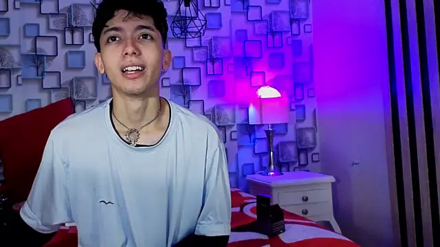 Snapshot of Twink_Sebas7 chatting on May 28, 12:13 pm Twink Sebas7 online show from May 28, 12:13 pm