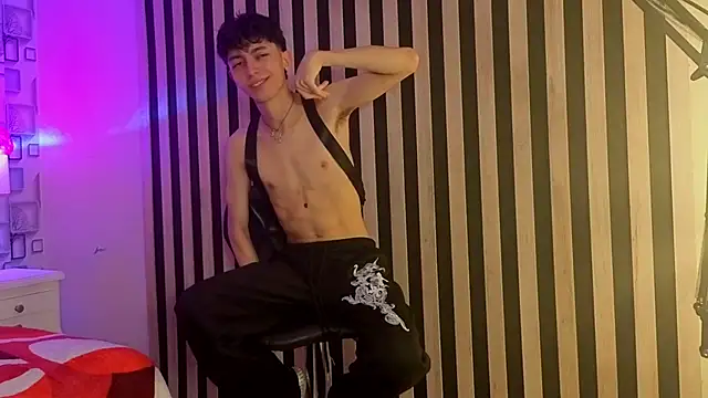 Snapshot of Twink_Sebas7 chatting on May 29, 12:14 pm Twink Sebas7 online show from May 29, 12:14 pm