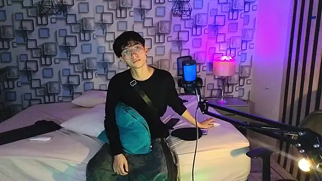 Snapshot of Twink_Sebas7 chatting on July 11, 12:19 pm Twink Sebas7 online show from July 11, 12:19 pm