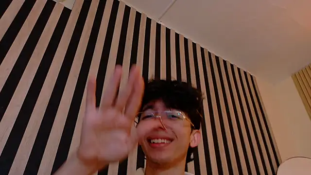 Snapshot of Twink_Sebas7 chatting on July 15, 12:21 pm Twink Sebas7 online show from July 15, 12:21 pm