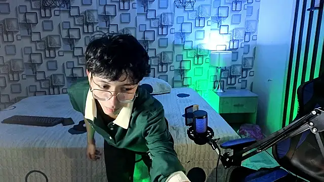 Snapshot of Twink_Sebas7 chatting on July 18, 3:22 am Twink Sebas7 online show from July 18, 3:22 am