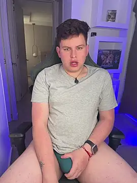 Thiago    online show from April 11, 5:06 pm