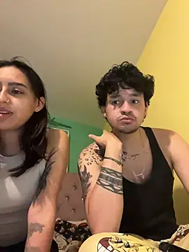 Snapshot of hotlatinocouple__ chatting on June 20, 3:20 am hotlatinocouple online show from June 20, 3:20 am