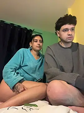 Snapshot of hotlatinocouple__ chatting on June 25, 5:34 am hotlatinocouple online show from June 25, 5:34 am