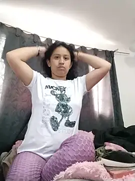 Snapshot of katrina-09 chatting on May 25, 12:33 pm katrina-09 online show from May 25, 12:33 pm