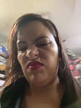 MIA ROSSEEE online show from May 15, 10:33 am