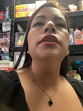 Snapshot of MIA_ROSSEEE chatting on June 19, 2:43 pm MIA ROSSEEE online show from June 19, 2:43 pm