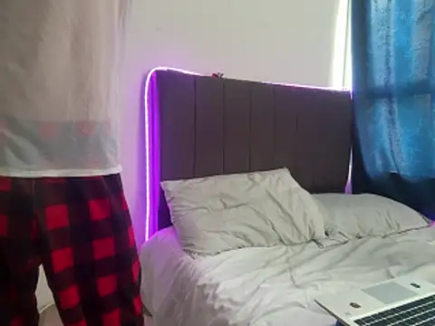 Snapshot of _DavidPrince_ chatting on April 13, 6:35 pm DavidPrince online show from April 13, 6:35 pm