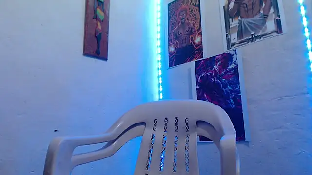 Snapshot of nicolas_valmont chatting on May 28, 12:08 am nicolas valmont online show from May 28, 12:08 am
