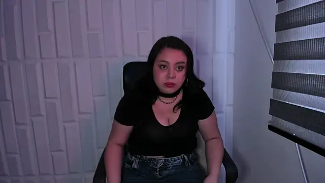 Snapshot of RoxaneBrown chatting on June 17, 7:26 pm RoxaneBrown online show from June 17, 7:26 pm