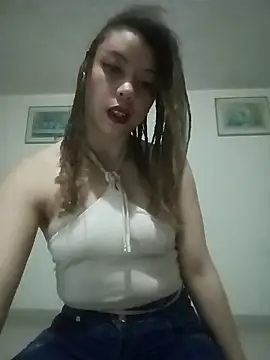 Snapshot of SweetJeii chatting on May 7, 9:31 pm SweetJeii online show from May 7, 9:31 pm