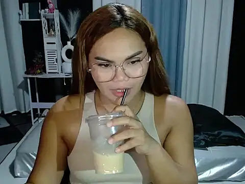 Snapshot of Kylie_mortel chatting on April 10, 4:33 pm Kylie mortel online show from April 10, 4:33 pm