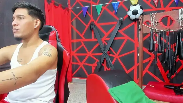 Mateo and Jose online show from June 15, 4:15 am