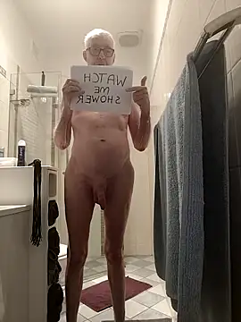 cuminmyface100 online show from May 5, 12:40 am
