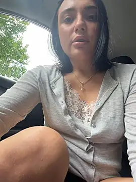 Snapshot of LucyHotty_ chatting on July 14, 1:50 pm LucyHotty online show from July 14, 1:50 pm