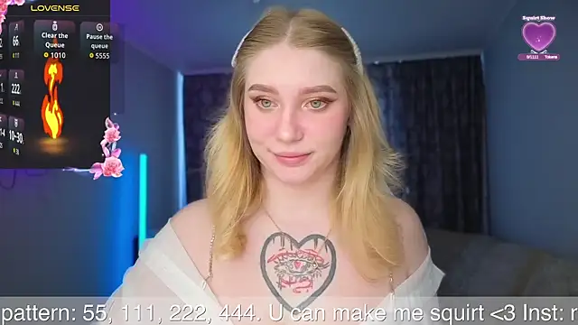 Snapshot of AliceMilr chatting on May 18, 9:59 am AliceMilr online show from May 18, 9:59 am