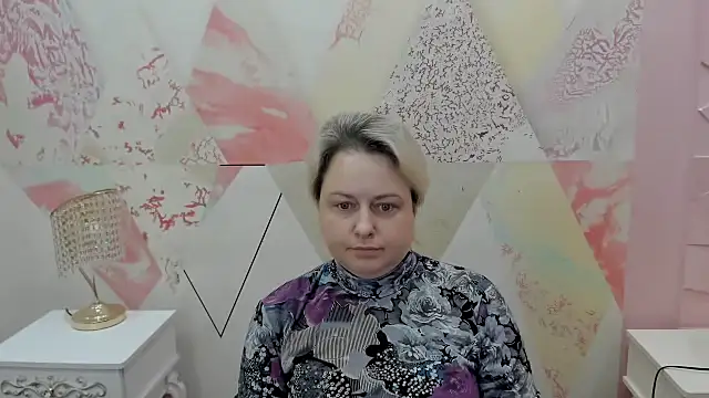 Snapshot of Helty_amo chatting on April 13, 10:21 am Helty amo online show from April 13, 10:21 am