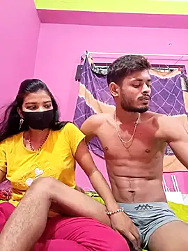 Snapshot of Hot-Couple4 chatting on April 19, 7:05 pm Hot-Couple4 online show from April 19, 7:05 pm