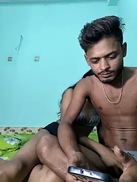 Snapshot of Hot-Couple4 chatting on May 7, 7:52 pm Hot-Couple4 online show from May 7, 7:52 pm