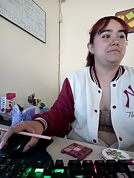 AliceScoot  online show from April 28, 5:18 pm