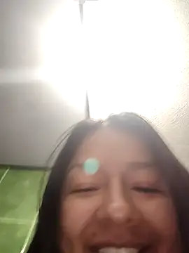 Snapshot of alisonnturbay chatting on June 26, 1:32 am alisonnturbay online show from June 26, 1:32 am