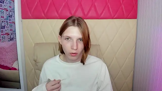 xSophieexx online show from May 1, 1:43 am