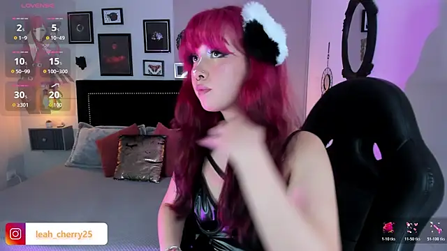 Snapshot of Leah_cherry chatting on May 5, 10:29 pm Leah cherry online show from May 5, 10:29 pm