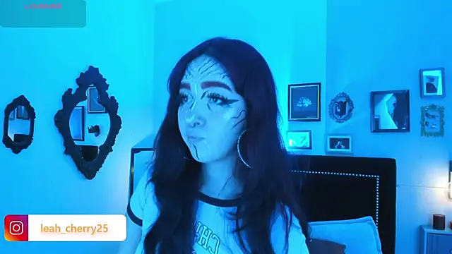 Snapshot of Leah_cherry chatting on May 28, 10:40 pm Leah cherry online show from May 28, 10:40 pm
