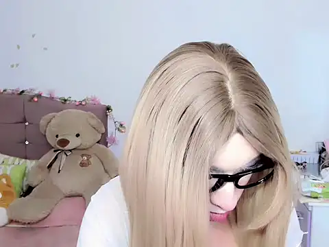 Im valentina01 online show from April 24, 4:15 am