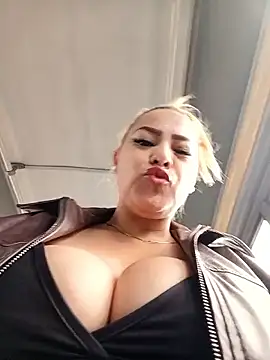 LUISA  07 online show from May 26, 2:13 pm