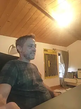 Snapshot of nue52 chatting on July 15, 1:16 pm nue52 online show from July 15, 1:16 pm