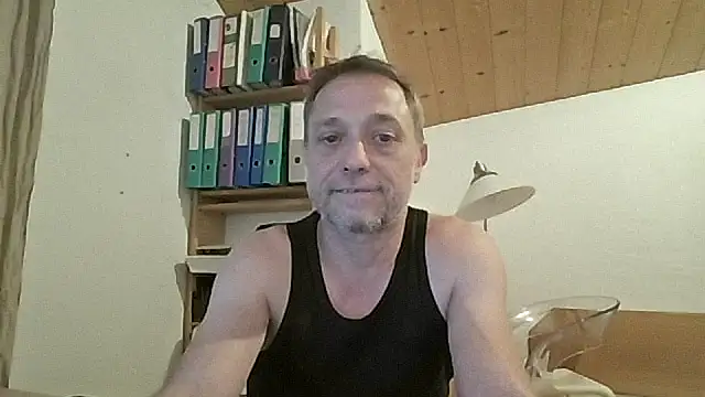 Snapshot of nue52 chatting on July 16, 9:32 pm nue52 online show from July 16, 9:32 pm
