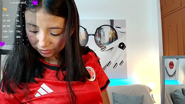 Snapshot of Luna_Ferrer10 chatting on July 3, 7:42 pm Luna Ferrer10 online show from July 3, 7:42 pm