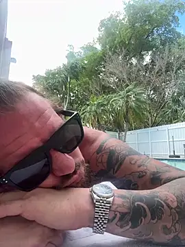 youngwildfreee online show from April 13, 3:28 pm