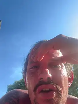 youngwildfreee online show from April 18, 9:37 pm