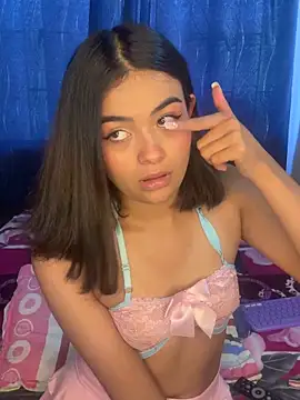 Snapshot of Megan-Moon chatting on June 10, 6:51 pm Megan-Moon online show from June 10, 6:51 pm