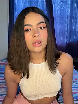 Snapshot of Megan-Moon chatting on July 31, 7:35 pm Megan-Moon online show from July 31, 7:35 pm