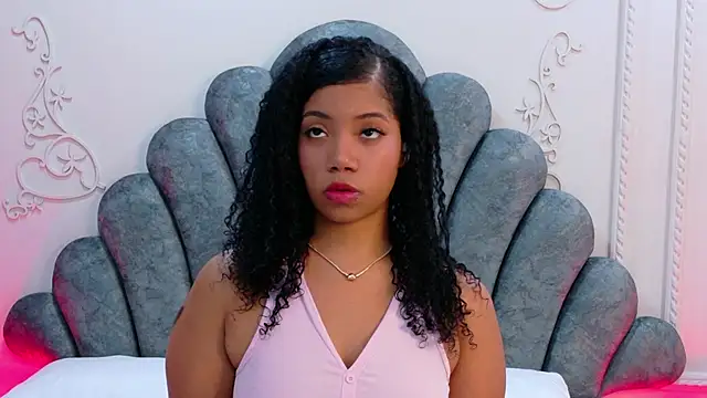 Snapshot of Abby_Montero chatting on May 19, 3:35 am Abby Montero online show from May 19, 3:35 am