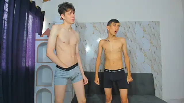 Snapshot of Sweet_boyshot chatting on April 10, 2:00 pm Sweet boyshot online show from April 10, 2:00 pm