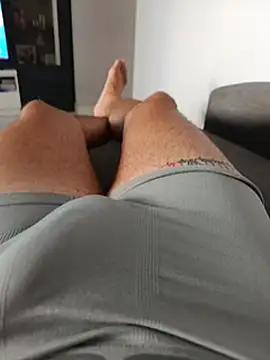 Snapshot of Fontanero38 chatting on August 7, 1:35 pm Fontanero38 online show from August 7, 1:35 pm