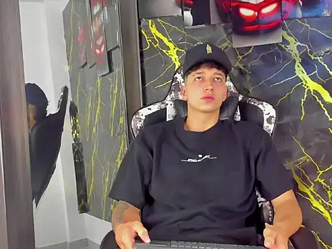 eithan boy  online show from April 19, 11:53 am