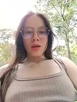 Snapshot of Lilith0423 chatting on June 2, 9:50 pm Lilith0423 online show from June 2, 9:50 pm