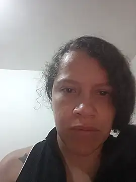 Snapshot of angelplu chatting on April 11, 12:04 am angelplu online show from April 11, 12:04 am