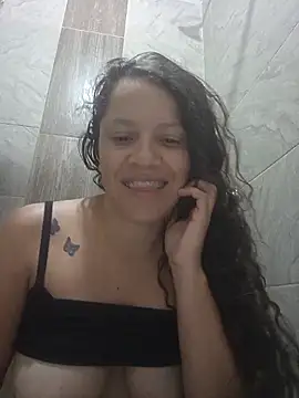 Snapshot of angelplu chatting on April 11, 5:17 pm angelplu online show from April 11, 5:17 pm