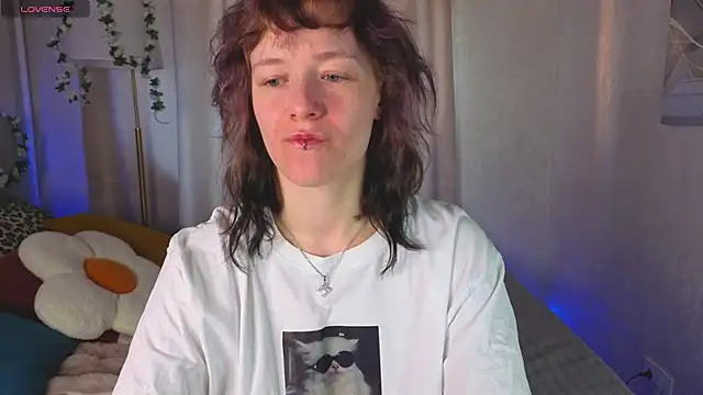 Snapshot of Ricki_Bloom chatting on May 1, 1:10 am Ricki Bloom online show from May 1, 1:10 am