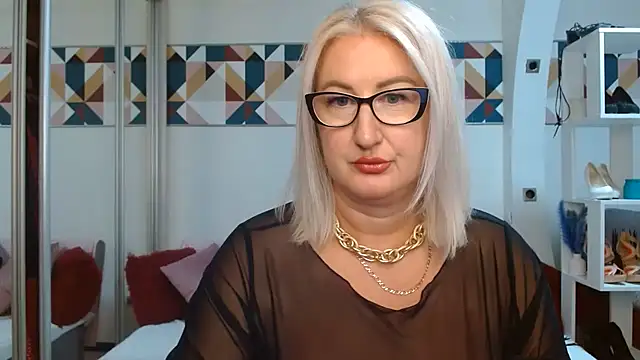 Snapshot of DianaFrances chatting on July 17, 8:35 pm DianaFrances online show from July 17, 8:35 pm